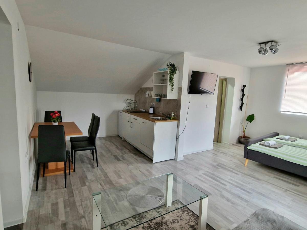 Apartman Castle Tusilovic Экстерьер фото